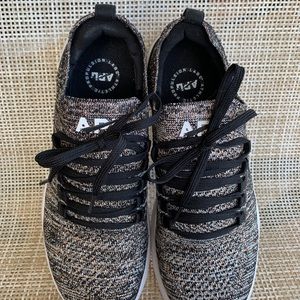 APL Women’s Phantom Sneakers Black/Gold/White US 7 EUR 37